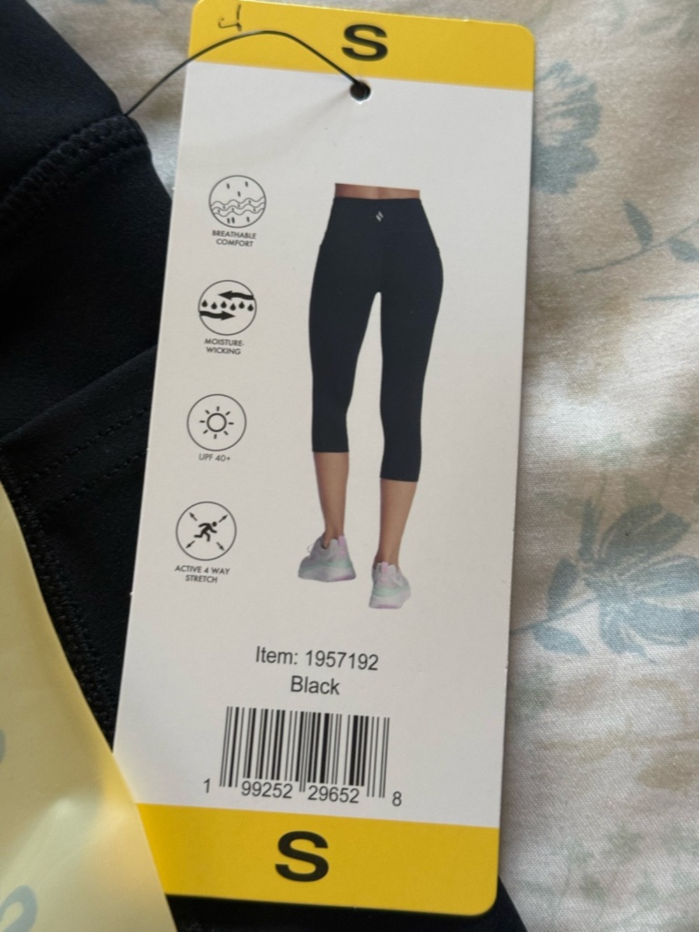 Skechers women’s capri size small - Picture 6 of 7